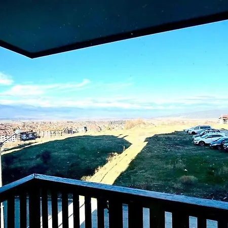 Apartment Royal Park With View *